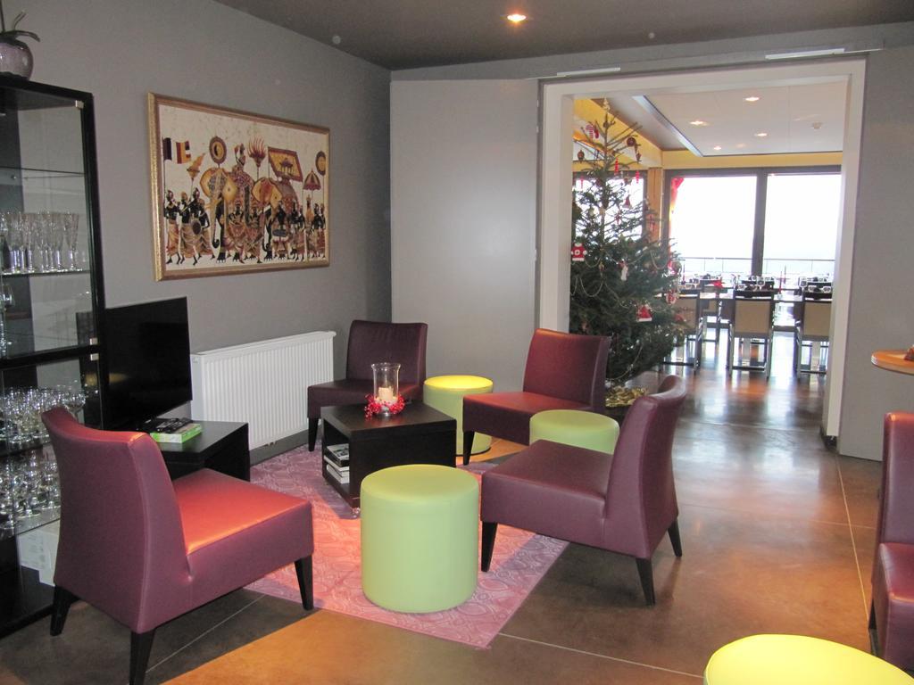 Hotel La Fete Au Palais Lustin